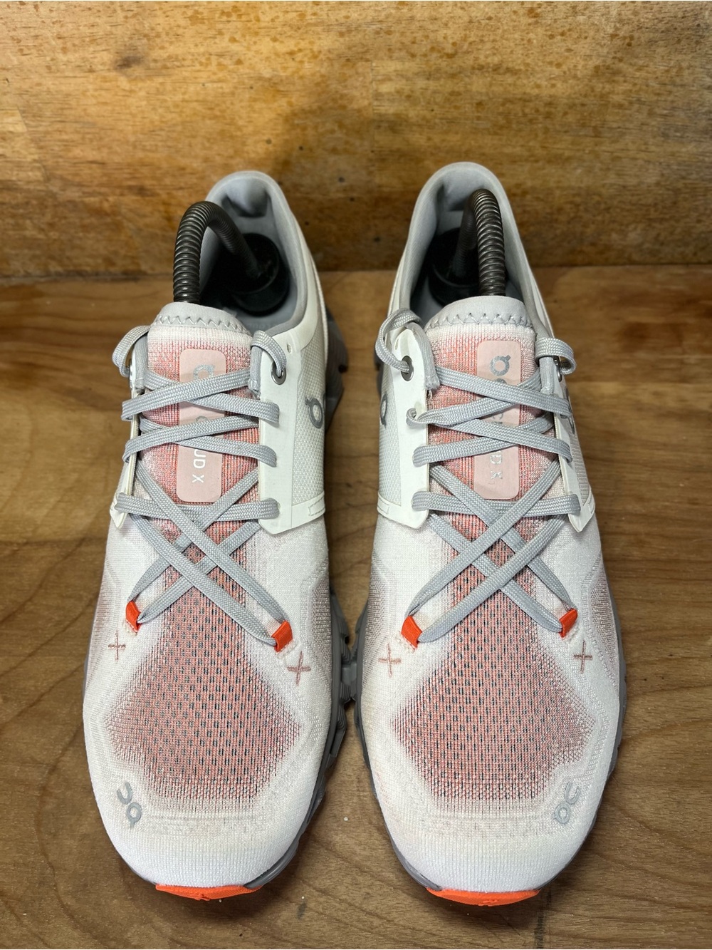 NEW On Cloud X 3 REFLECTIVE Womens Size 9.5 Running Shoes Sneakers Ivory Alloy - Picture 3 of 10